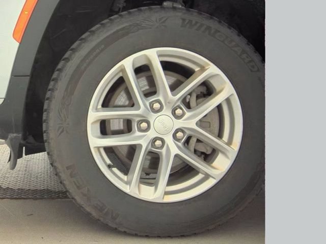 Used 2023 Jeep Grand Cherokee L Laredo AWD/4WD image 19