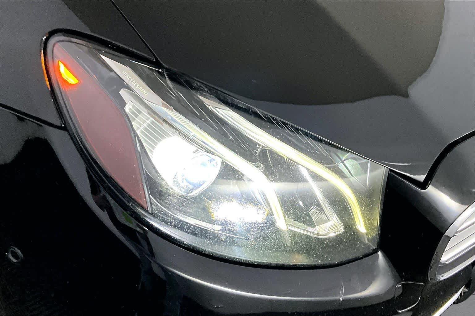 Certified 2018 Mercedes-Benz E 300 4MATIC image 27