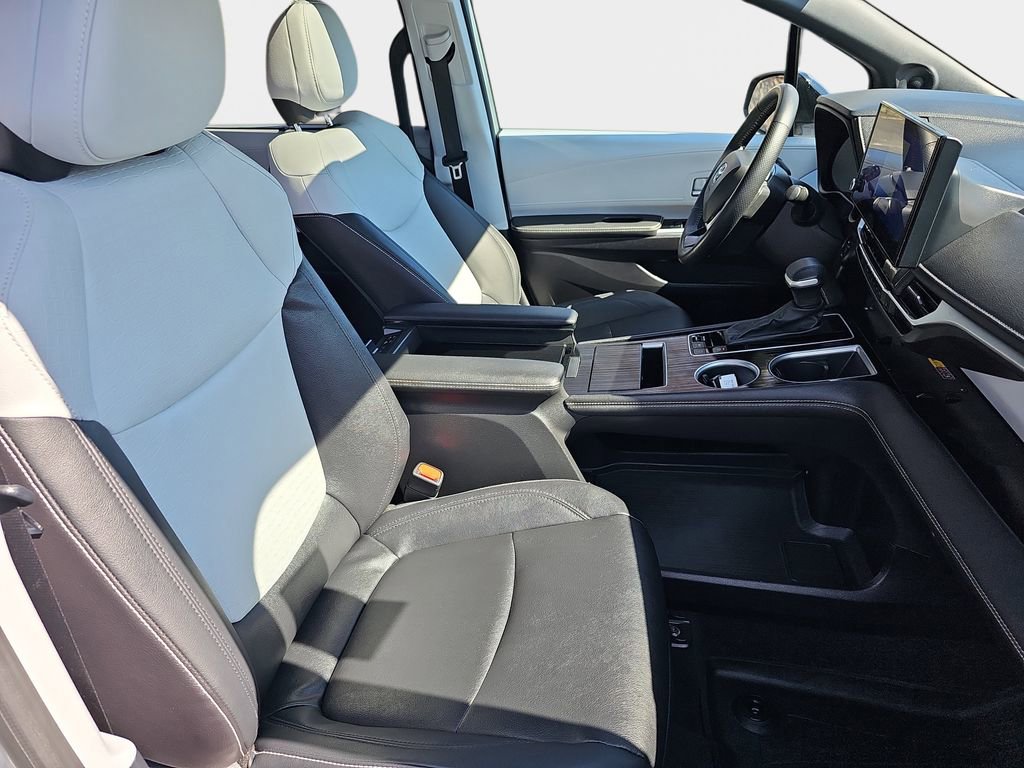 Used 2025 Toyota Sienna XSE AWD/4WD image 12
