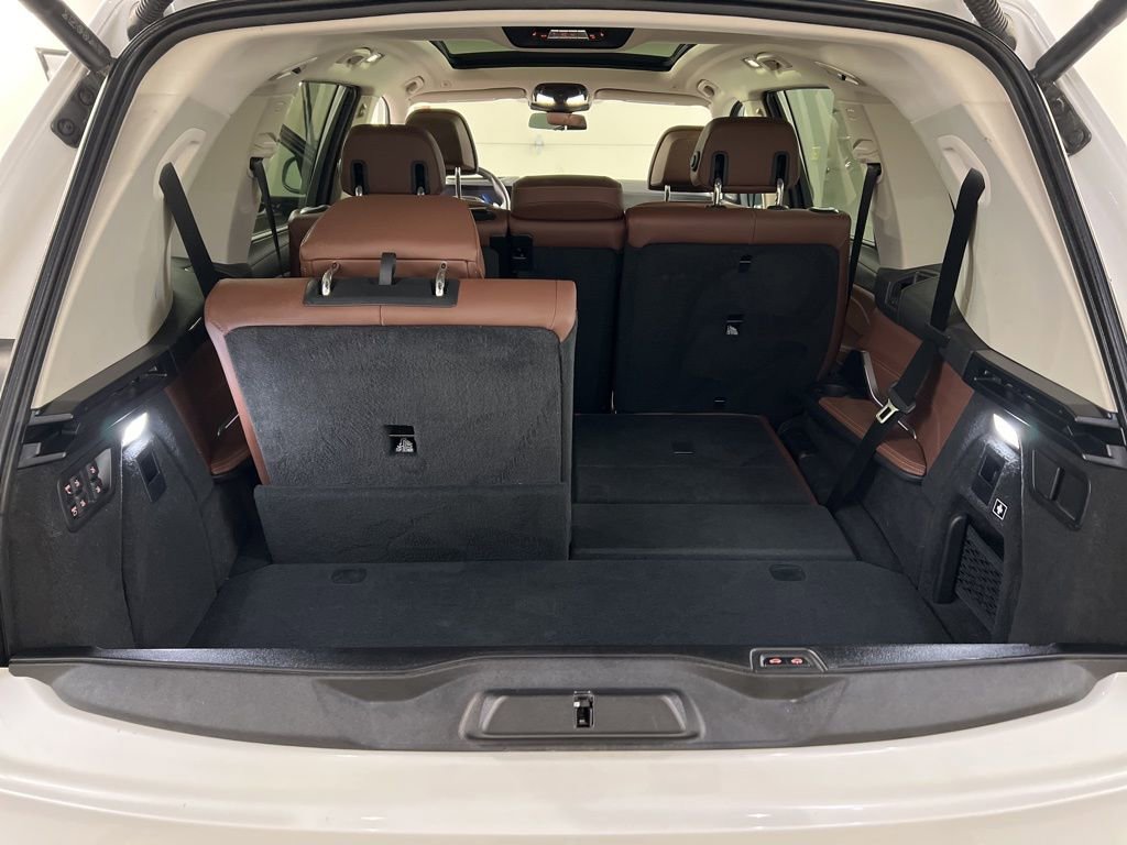 Used 2023 BMW X7 xDrive40i w/ Premium Package image 41