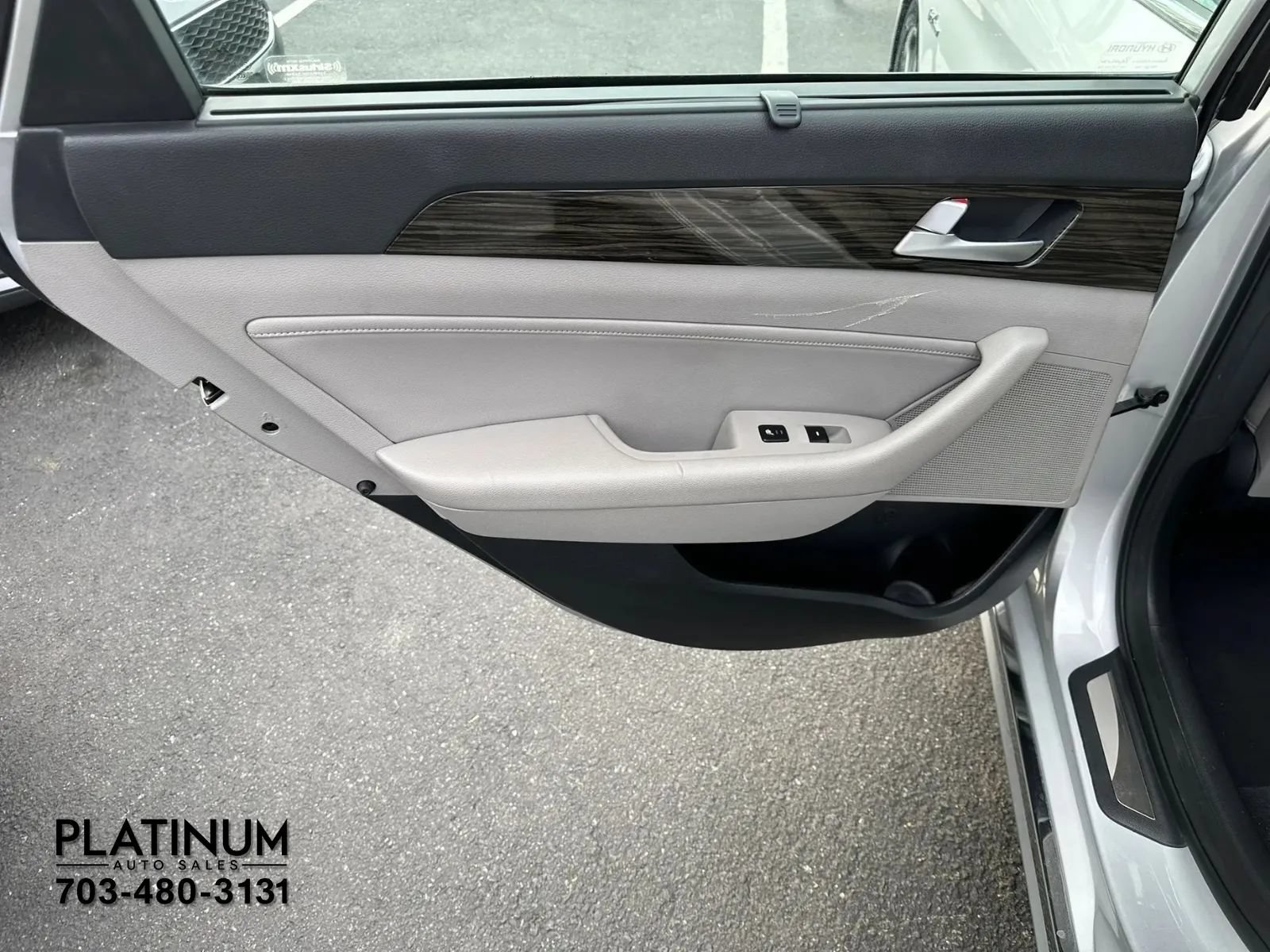 Used 2016 Hyundai Sonata Limited w/ Option Group 02 FWD image 15