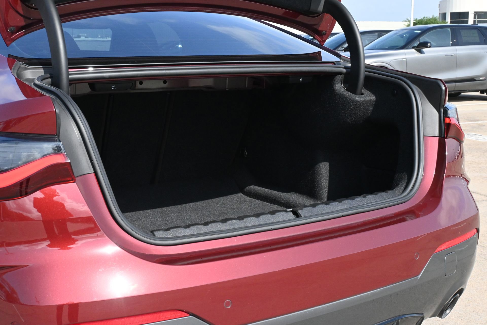 Used 2024 BMW 430i Coupe w/ M Sport Package image 21