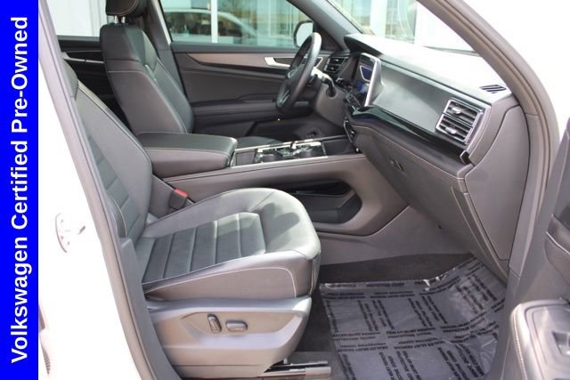 Used 2025 Volkswagen Atlas Cross Sport SEL R-Line AWD/4WD image 21