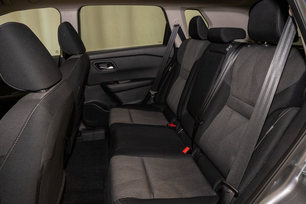 Certified 2024 Nissan Rogue SV image 9