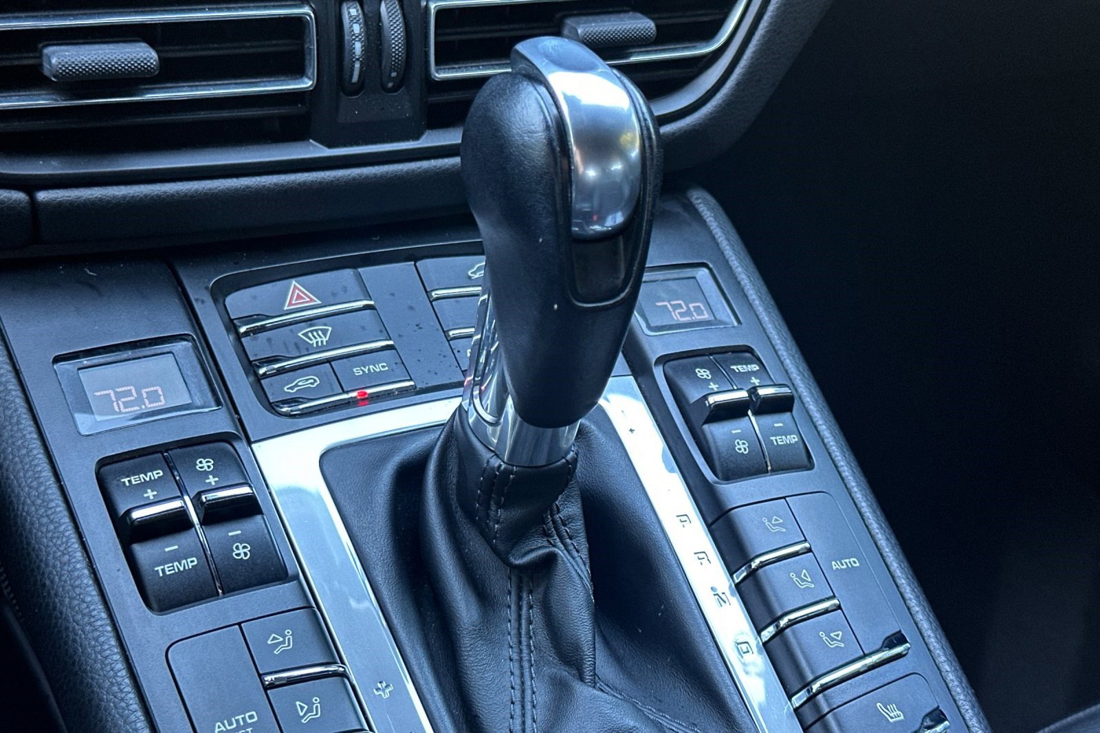 Used 2020 Porsche Macan image 27