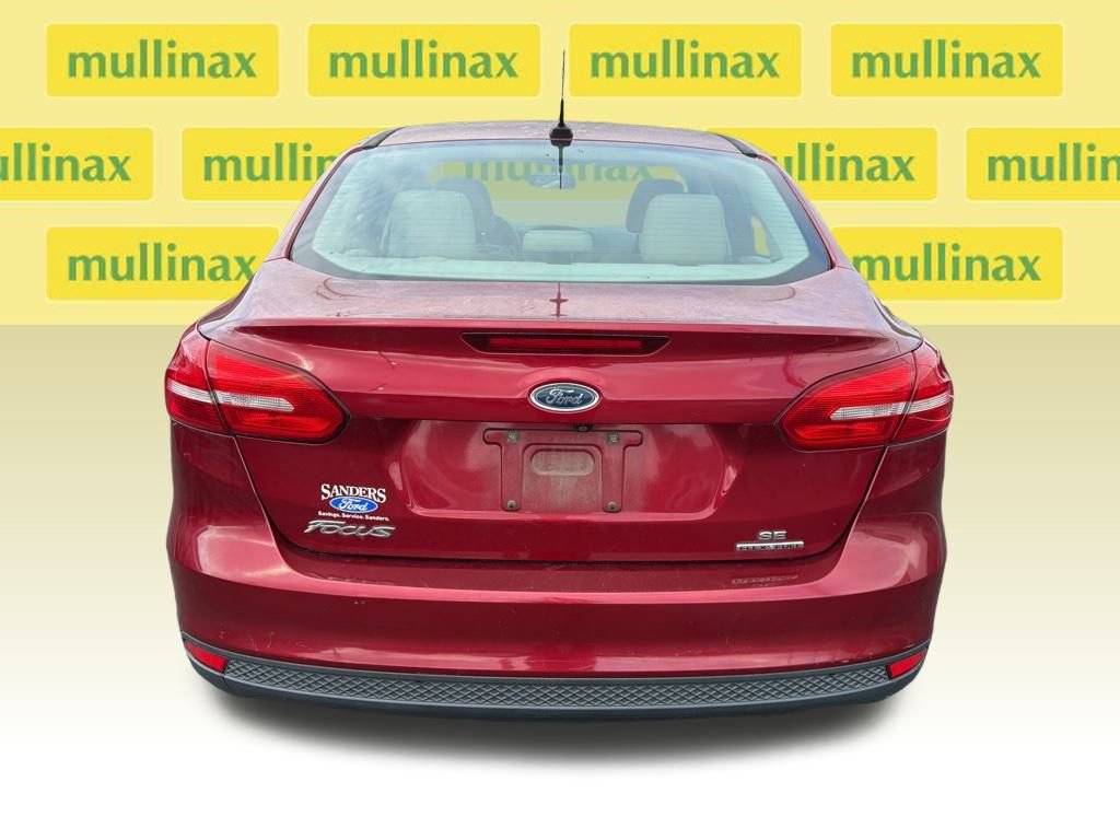 Used 2015 Ford Focus SE image 9