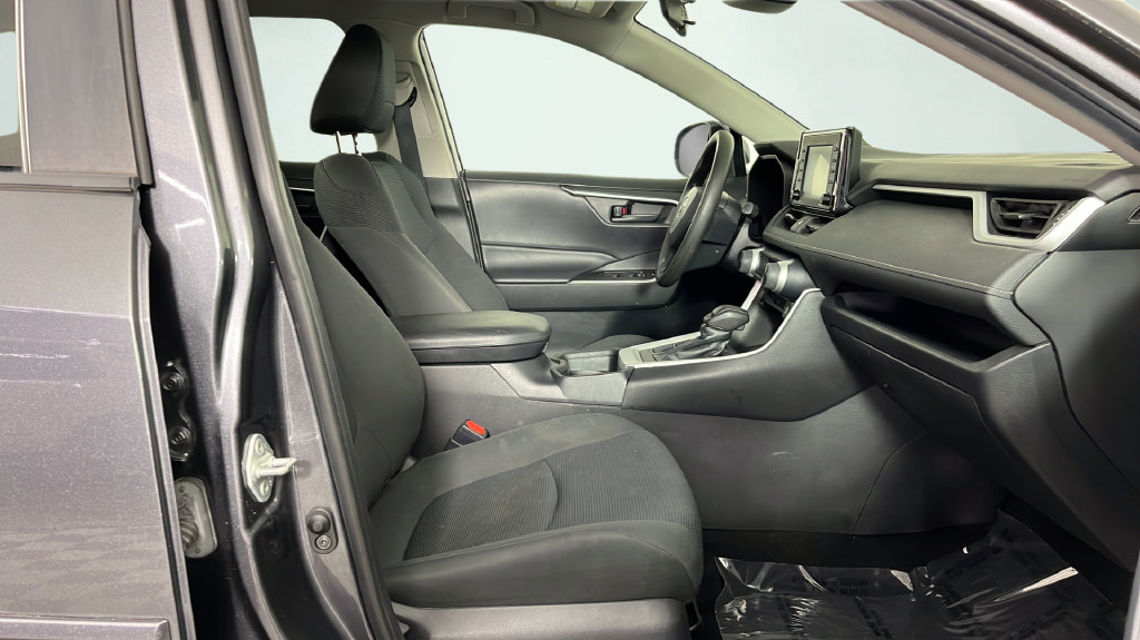 Used 2020 Toyota RAV4 LE w/ All Weather Liner Package AWD/4WD image 20