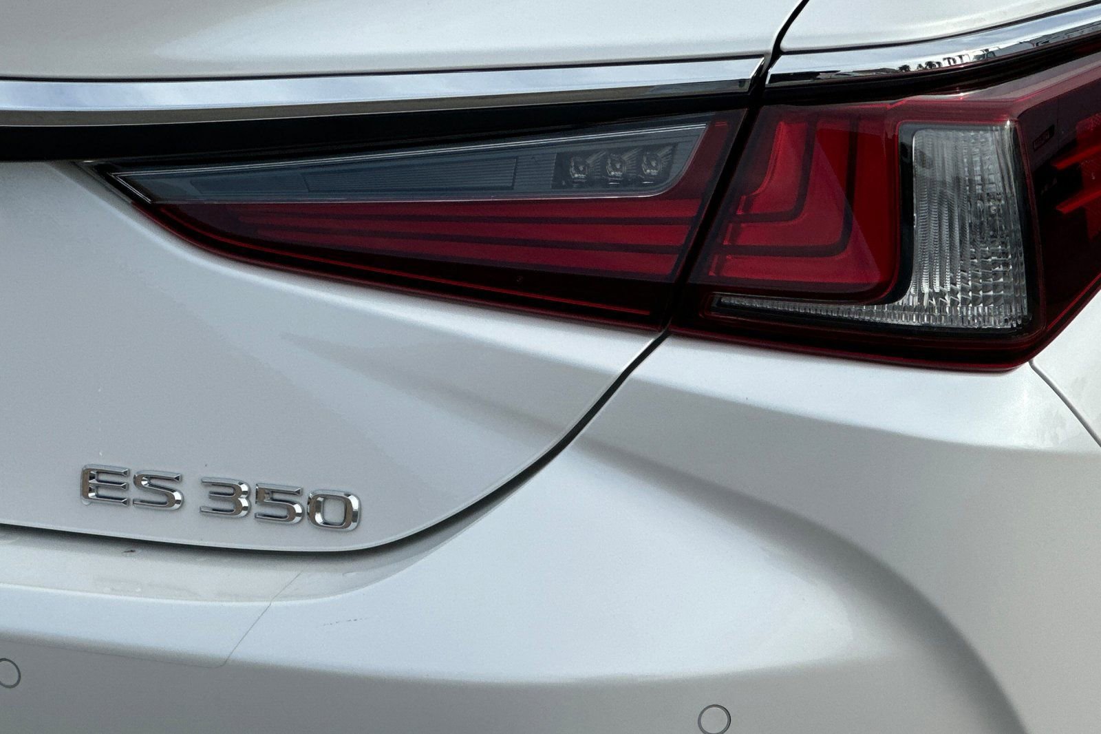 Certified 2024 Lexus ES 350 w/ Premium Package image 30