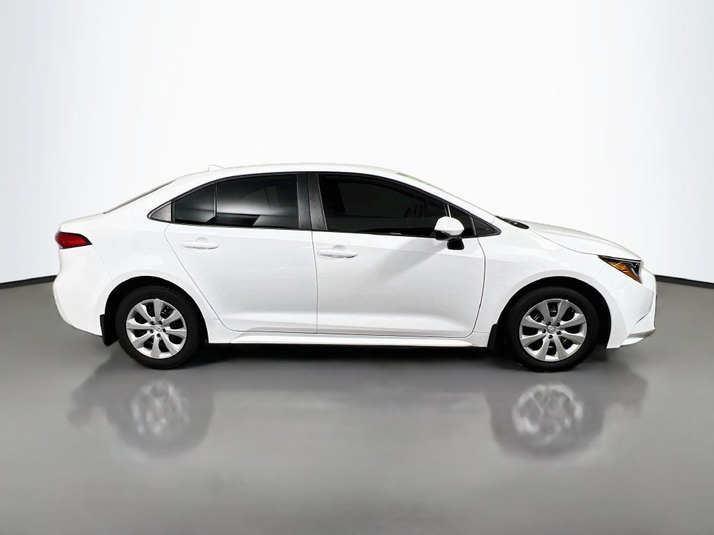 Used 2025 Toyota Corolla LE FWD image 2