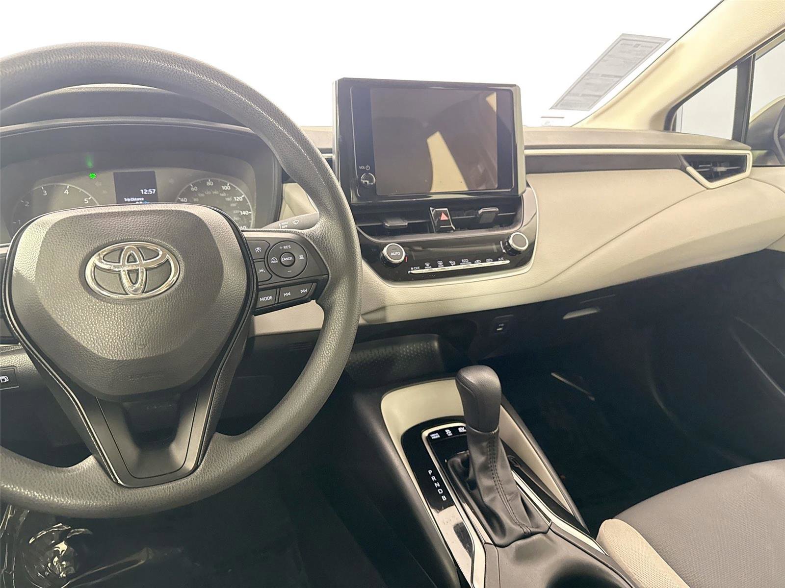 Certified 2024 Toyota Corolla LE image 29