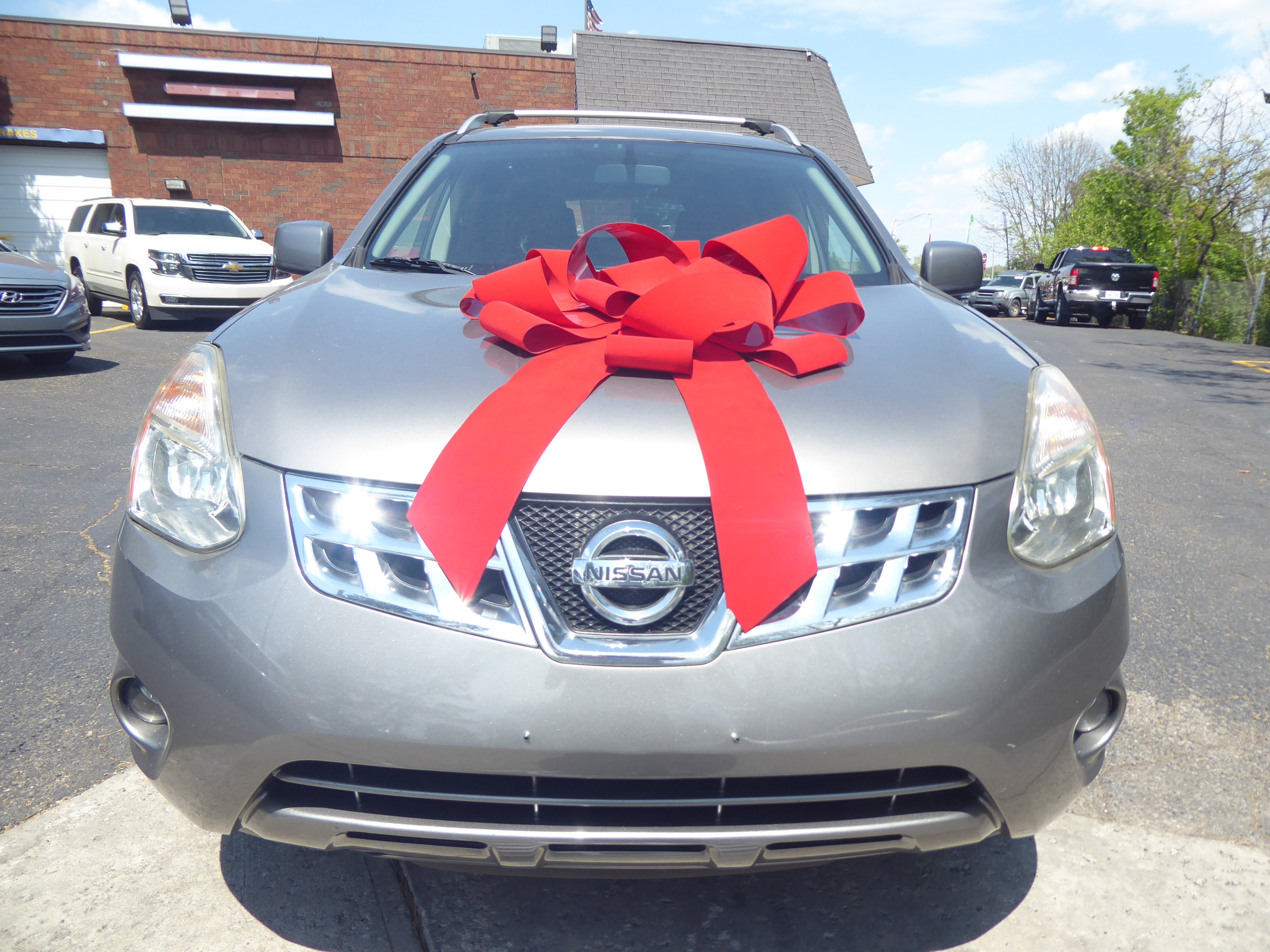 Used 2012 Nissan Rogue SV w/ Premium Pkg AWD/4WD image 4