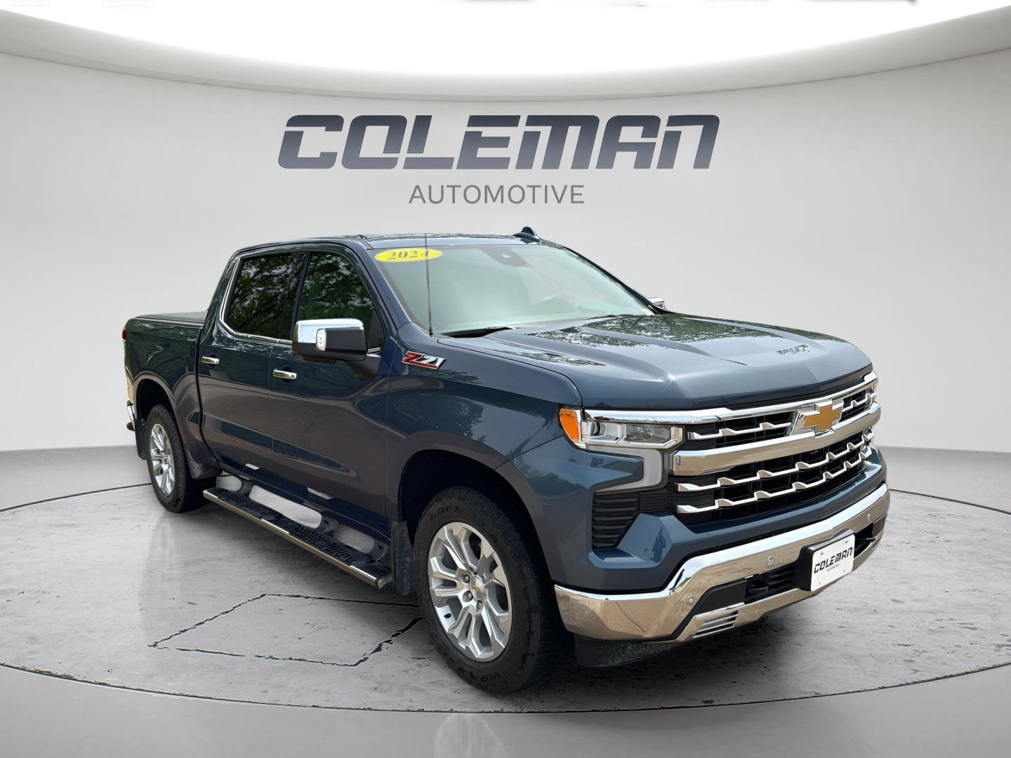 Used 2024 Chevrolet Silverado 1500 LTZ AWD/4WD image 7