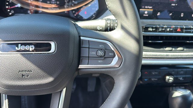 Certified 2023 Jeep Compass Latitude w/ Sun and Sound Group AWD/4WD image 17