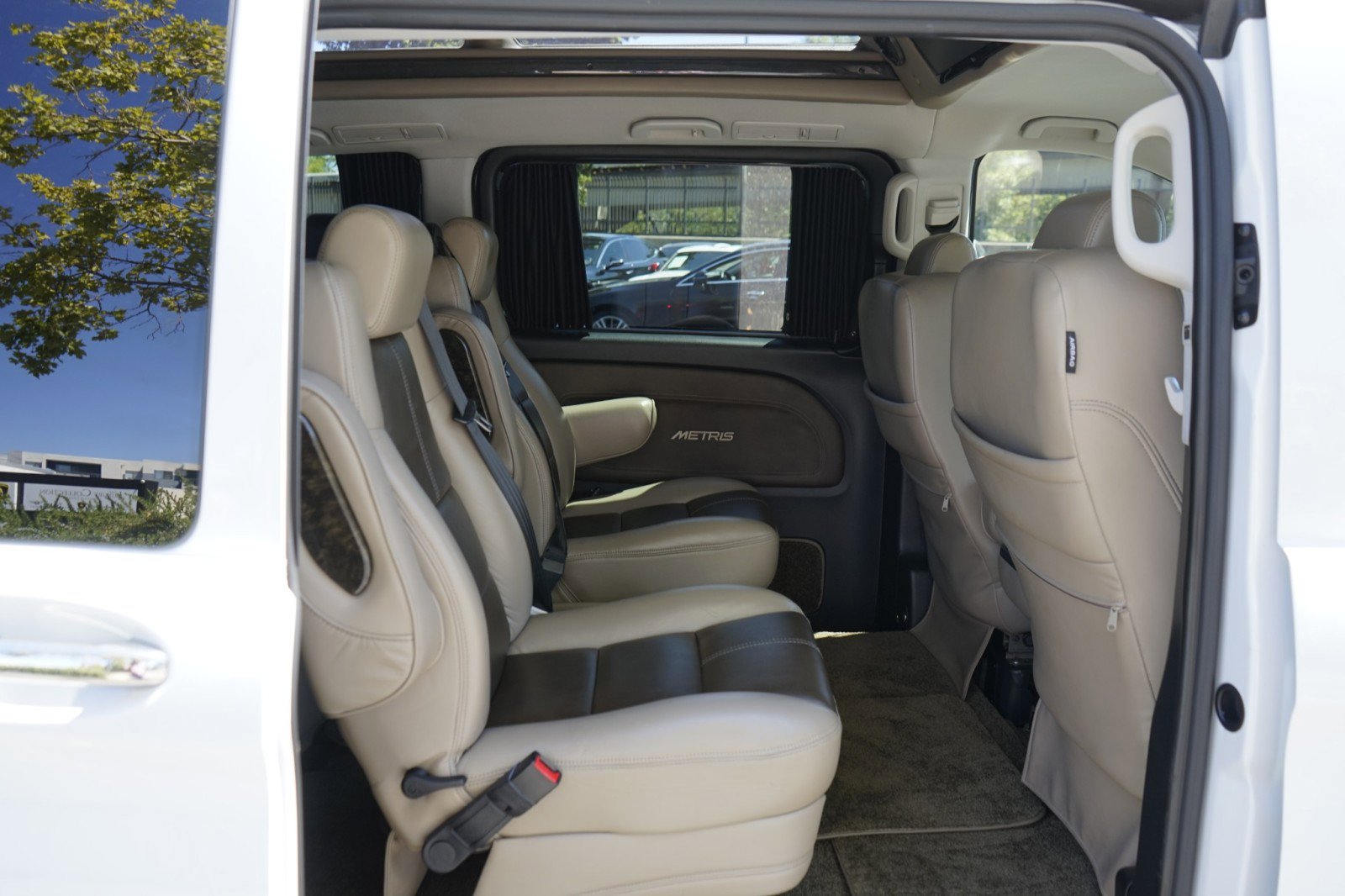 Used 2018 Mercedes-Benz Metris Passenger image 21