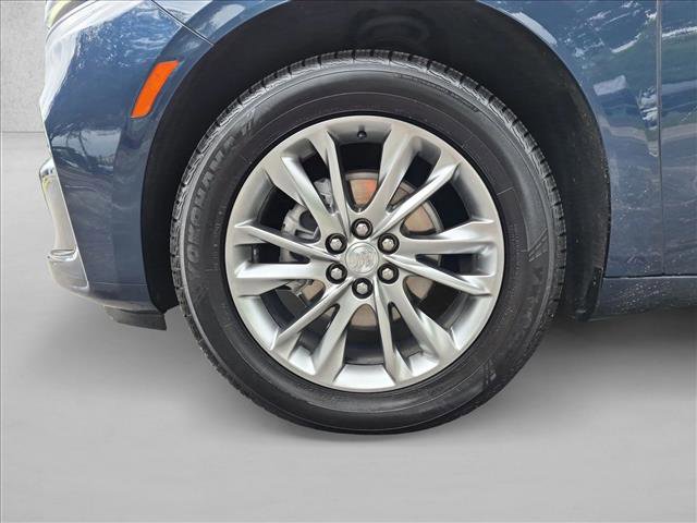Used 2022 Buick Enclave Avenir w/ Avenir Technology Package FWD image 27