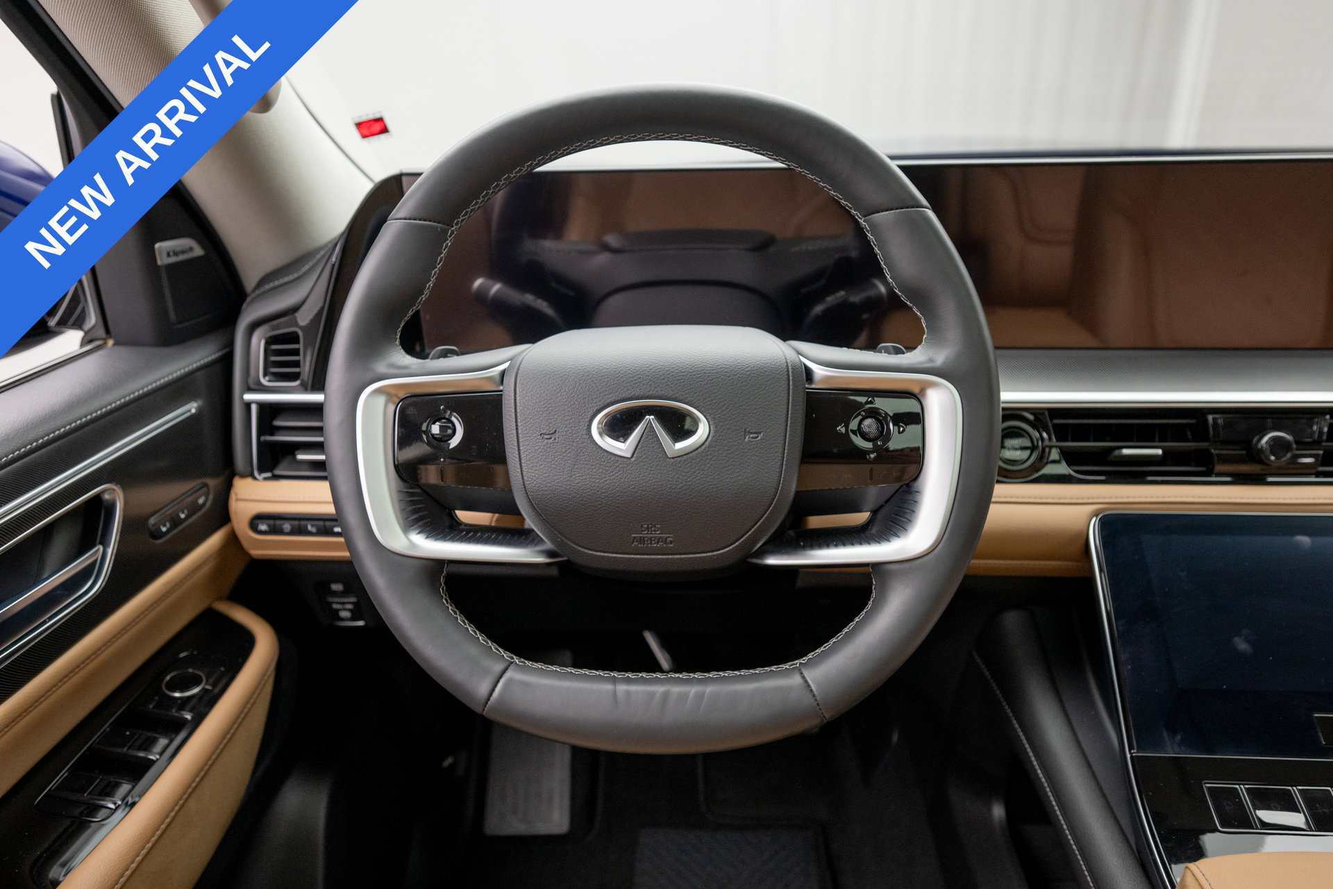Used 2025 INFINITI QX80 Luxe AWD/4WD image 11