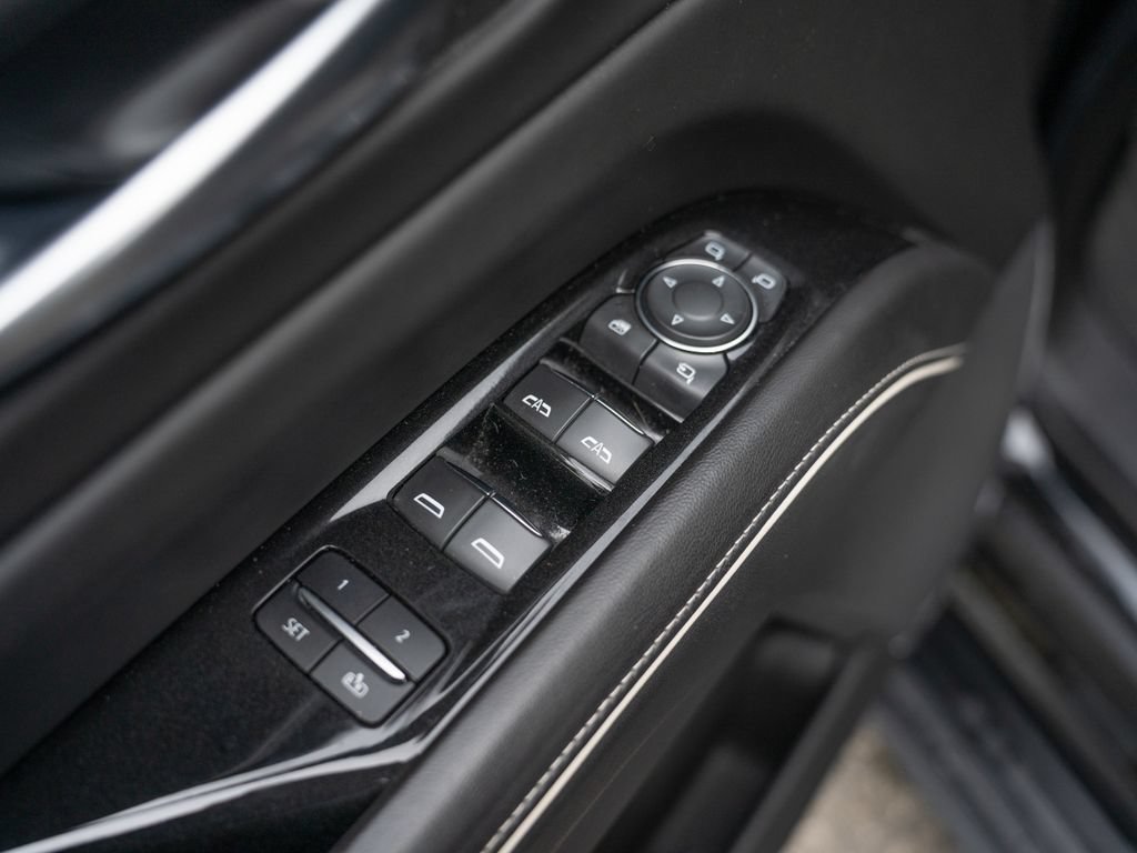 Used 2023 Cadillac Escalade Sport Platinum w/ Heavy-Duty Trailer Package AWD/4WD image 16