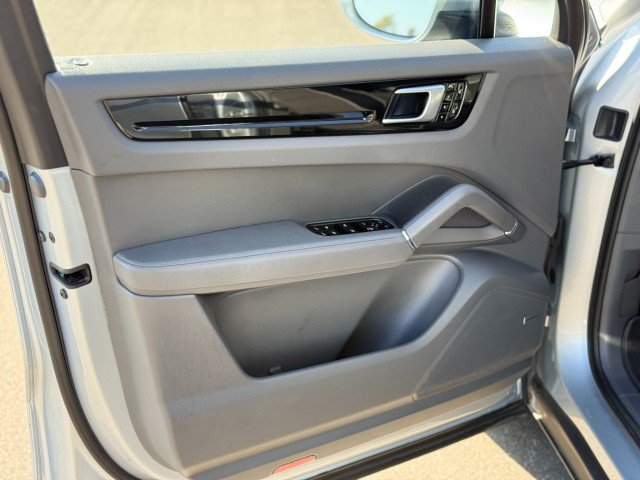 Used 2019 Porsche Cayenne AWD/4WD image 13