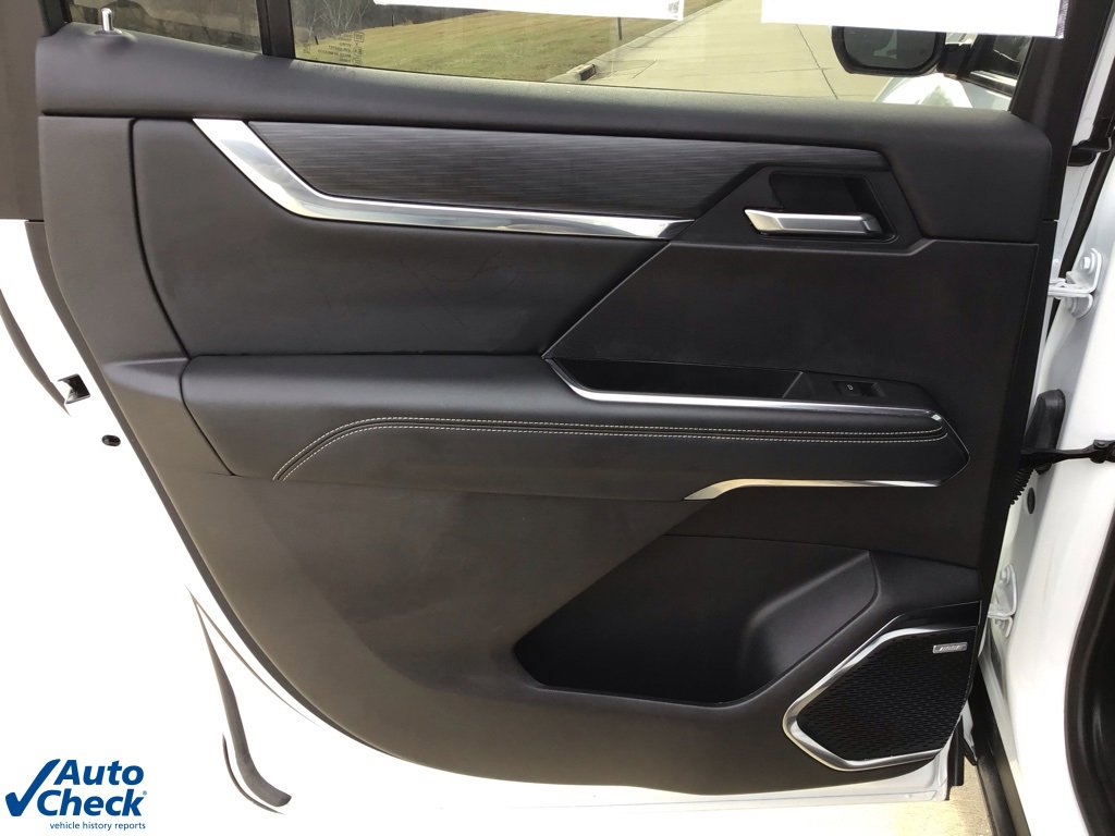 Used 2025 GMC Acadia Elevation image 14