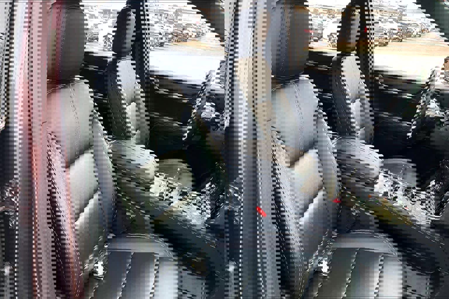 Used 2024 GMC Acadia Elevation image 8