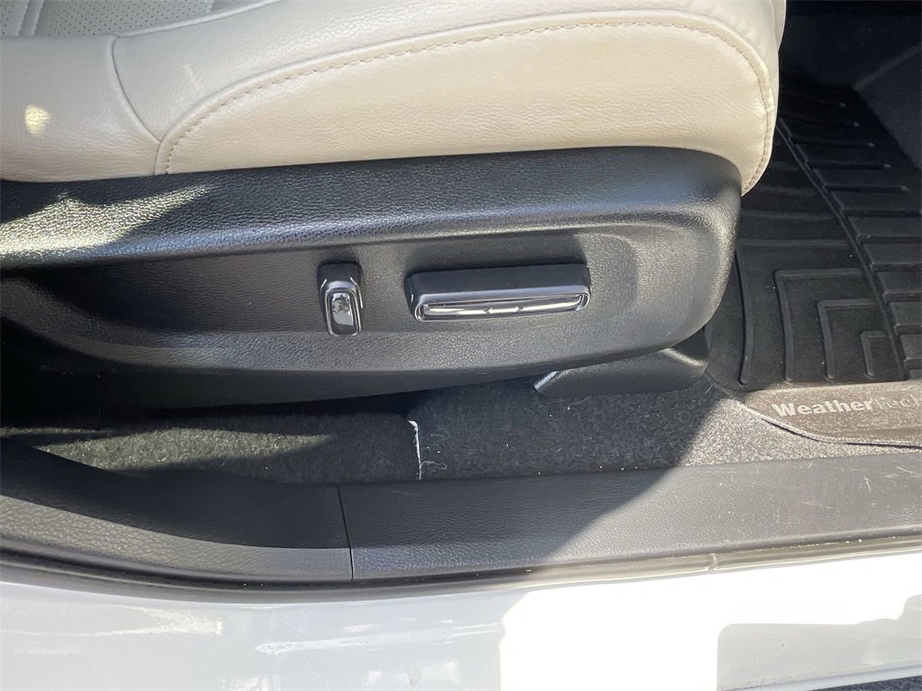 Used 2020 Honda CR-V Touring image 36