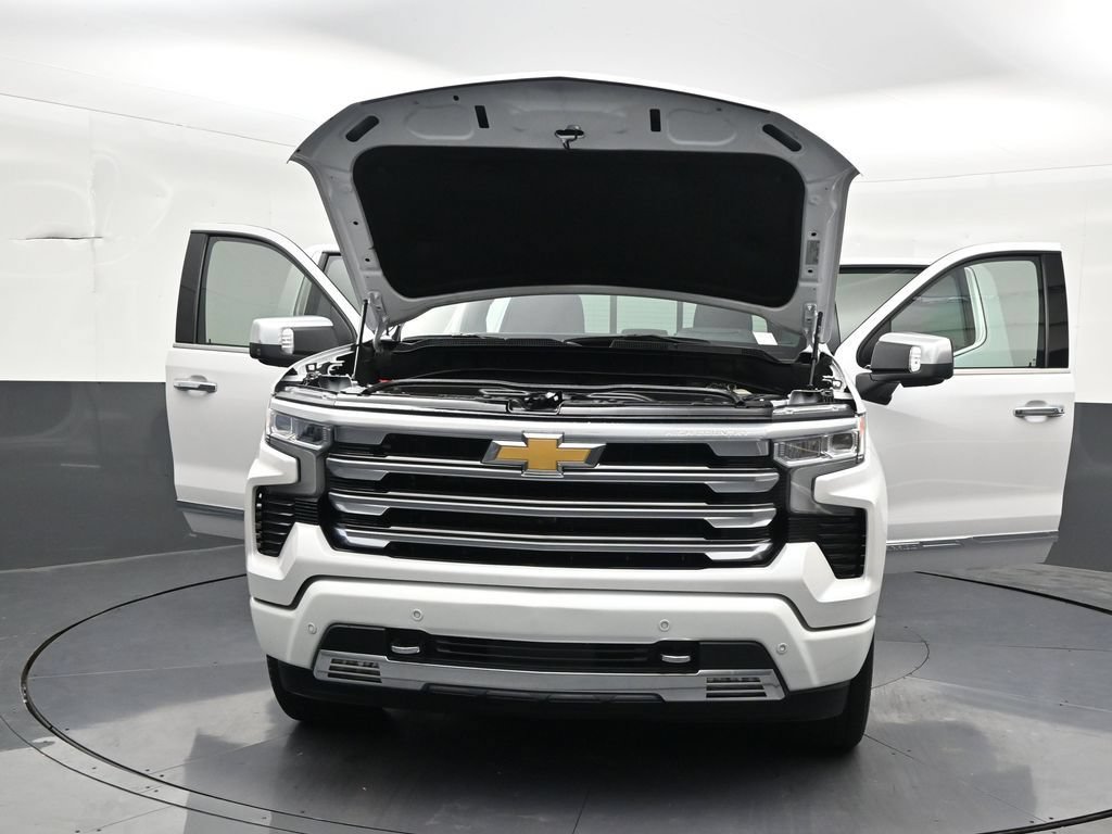 Used 2024 Chevrolet Silverado 1500 High Country w/ High Country Premium Package AWD/4WD image 37