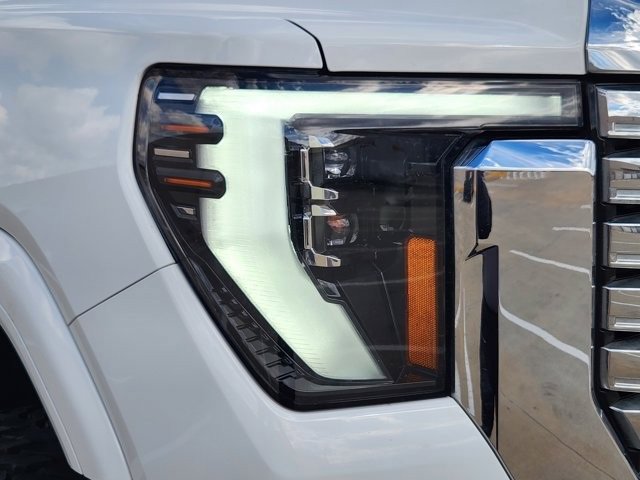 Used 2024 GMC Sierra 2500 Denali w/ Denali Reserve Package image 9