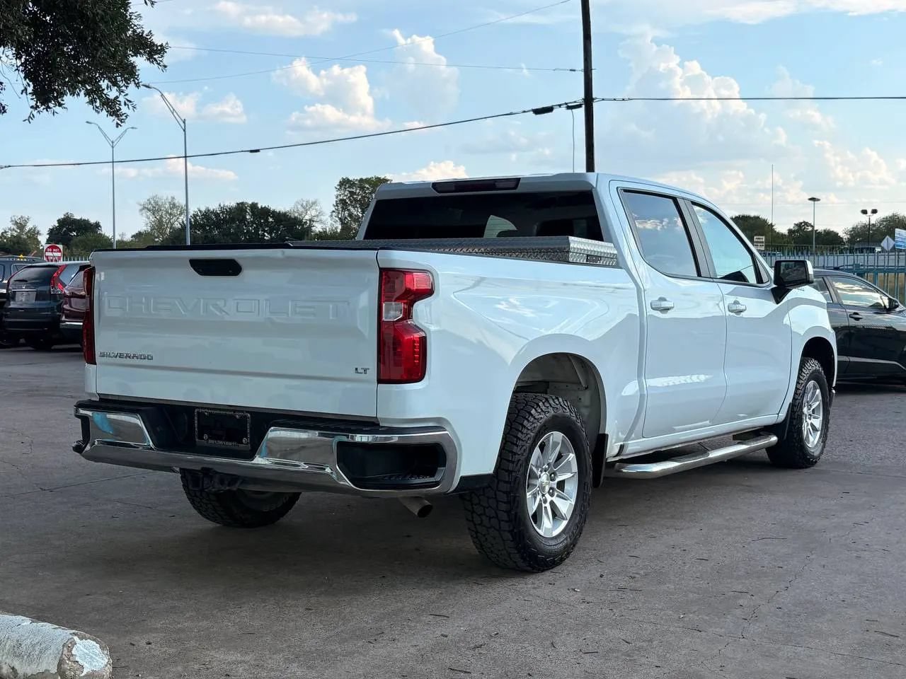 Used 2021 Chevrolet Silverado 1500 LT AWD/4WD image 3