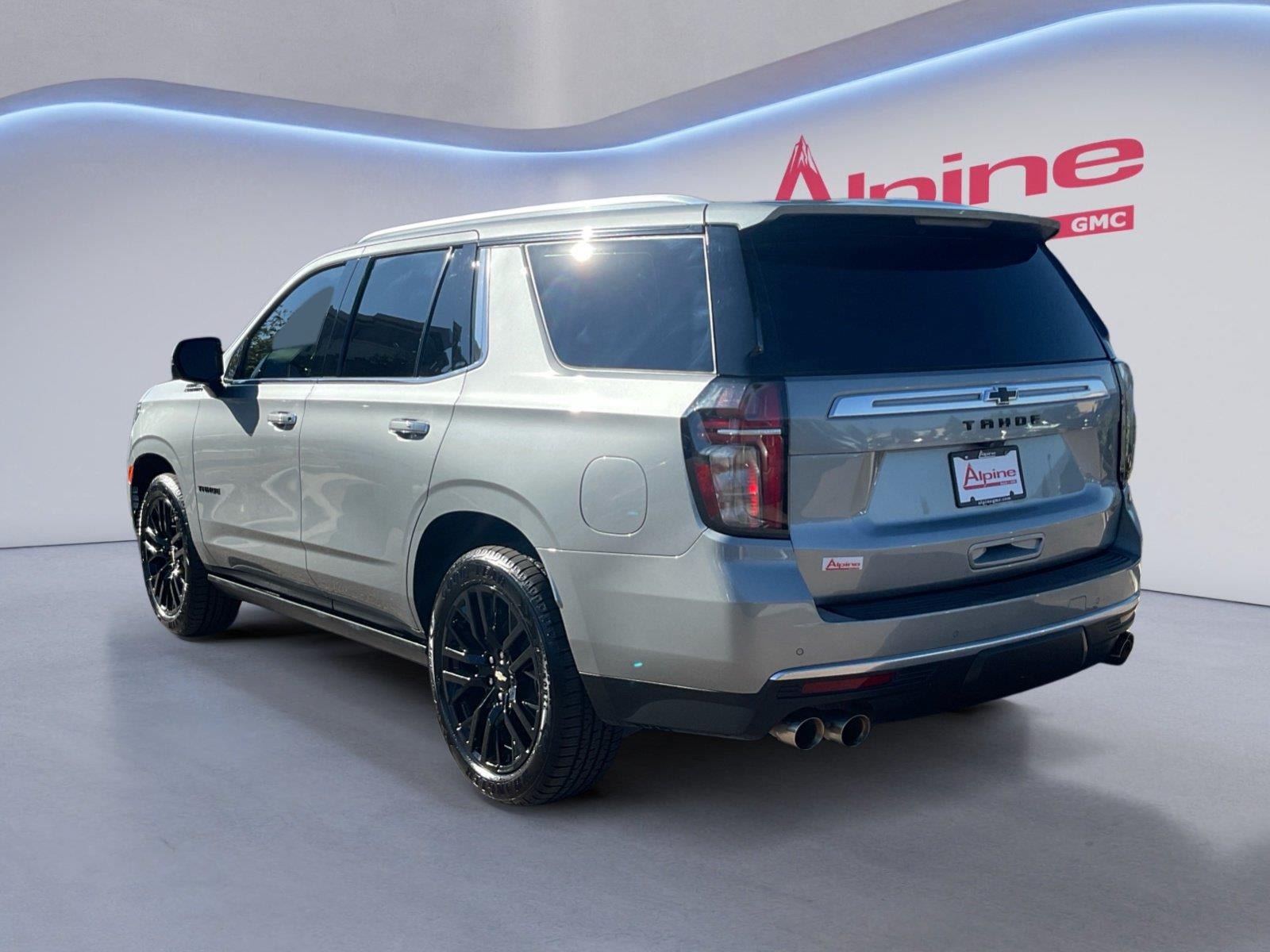Certified 2024 Chevrolet Tahoe High Country AWD/4WD image 3