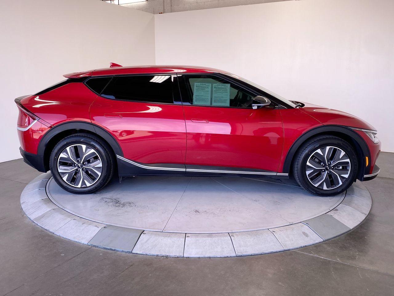 Certified 2024 Kia EV6 Light AWD/4WD image 6