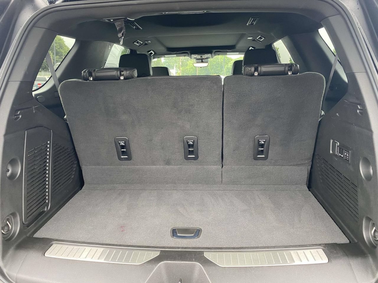 Used 2023 Chevrolet Tahoe High Country AWD/4WD image 8