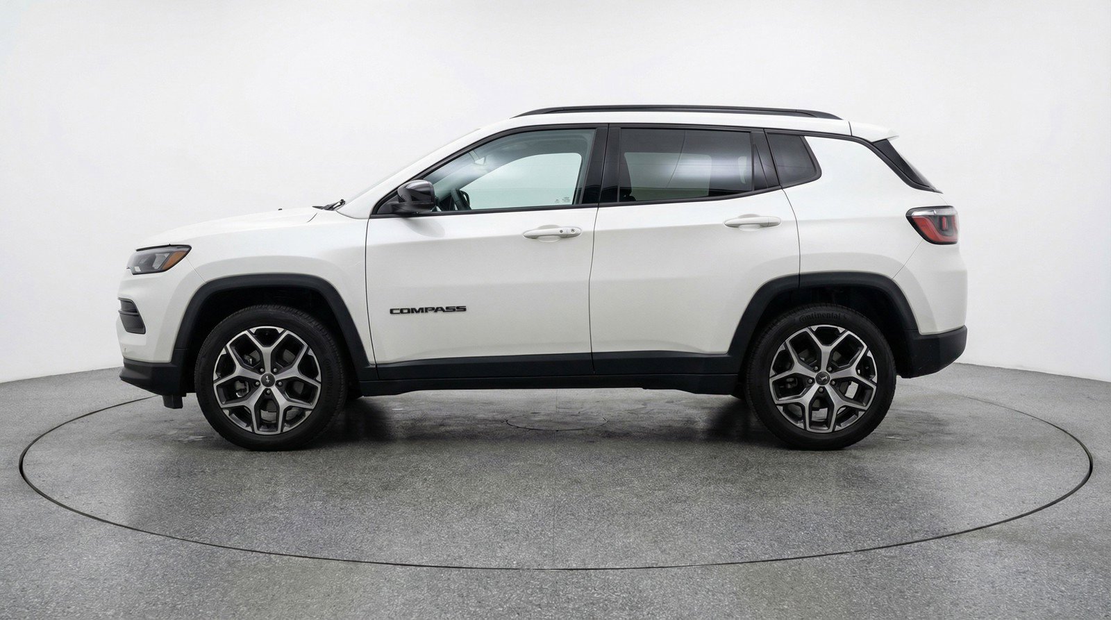 Used 2025 Jeep Compass Limited AWD/4WD image 5