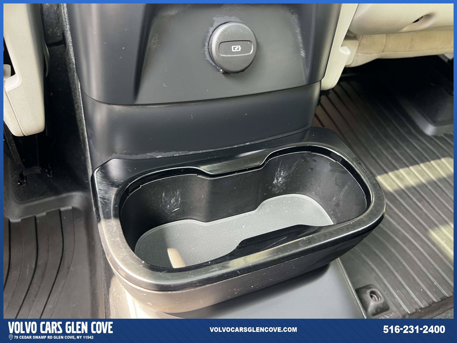 Used 2024 Volvo XC90 T8 Plus w/ Protection Package Premier AWD/4WD image 11