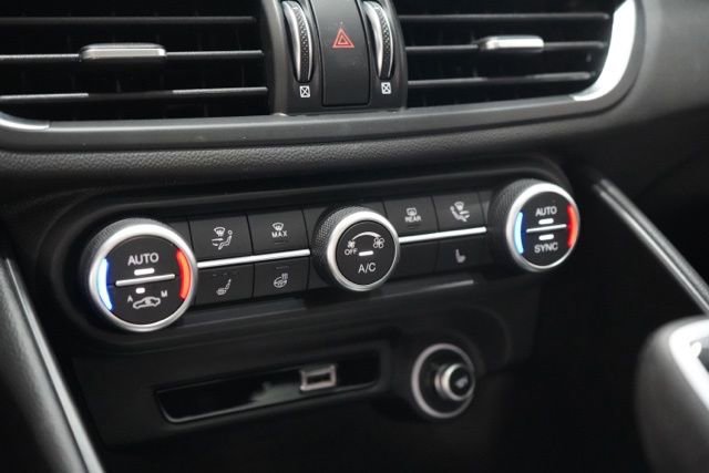 New 2025 Alfa Romeo Giulia AWD image 27