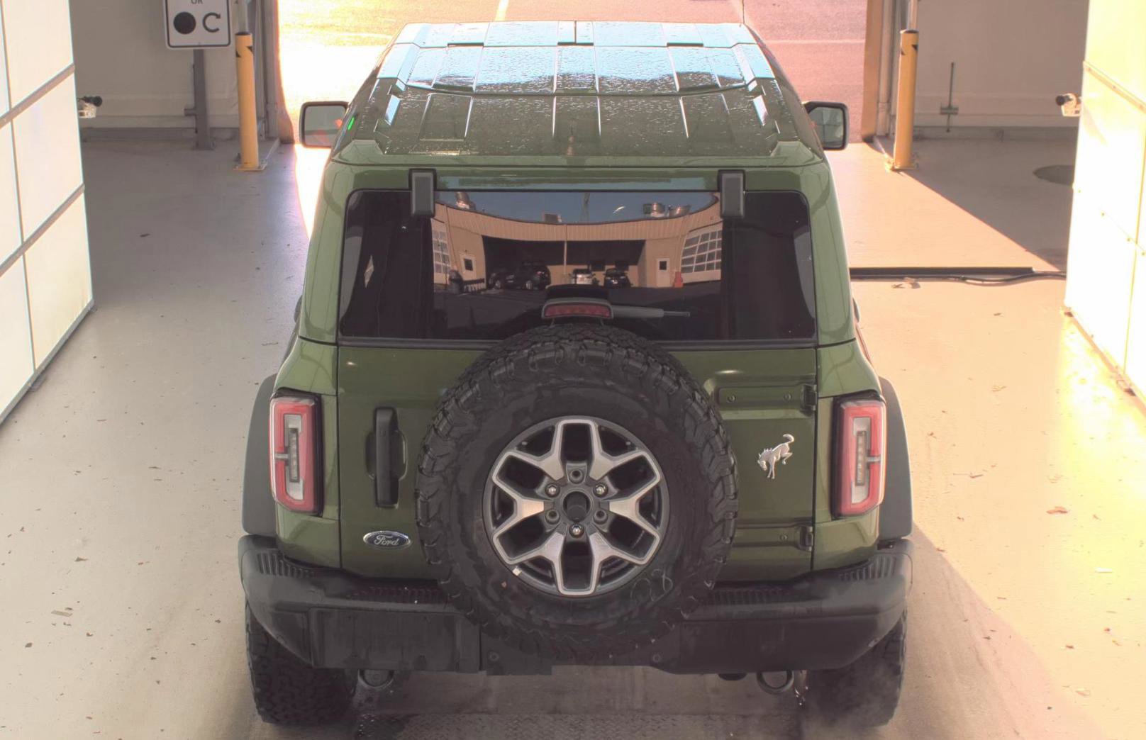 Used 2025 Ford Bronco Badlands image 6