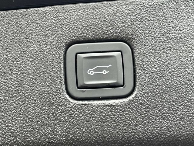 Used 2020 Chevrolet Blazer Premier w/ Driver Confidence II Package FWD image 12