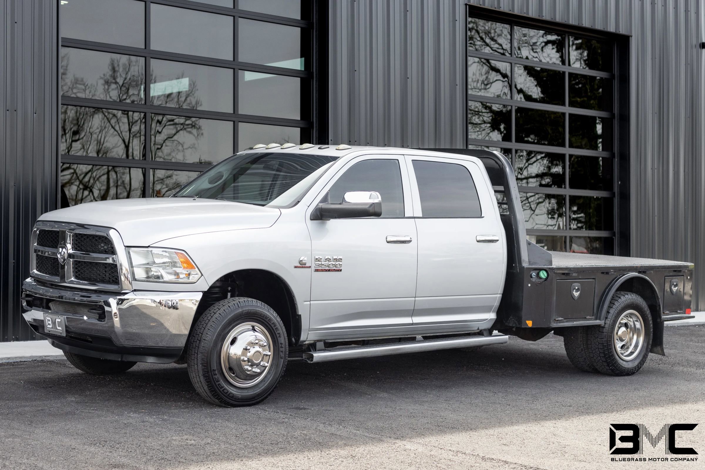 Used 2017 RAM 3500 Tradesman w/ Chrome Appearance Group image 2