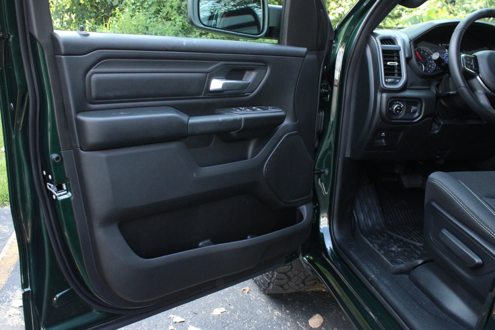 New 2026 RAM 1500 Warlock AWD/4WD image 13