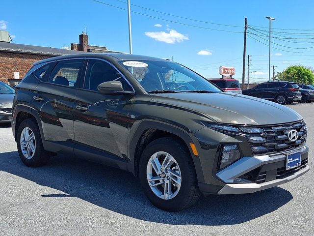 Used 2025 Hyundai Tucson SE AWD/4WD image 3