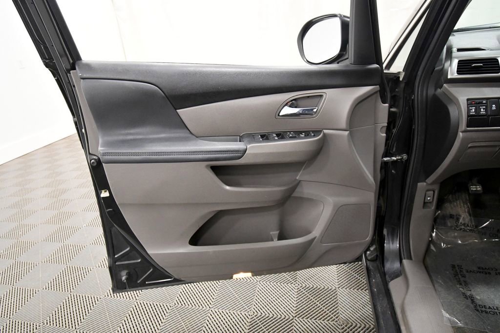 Used 2016 Honda Odyssey SE image 13