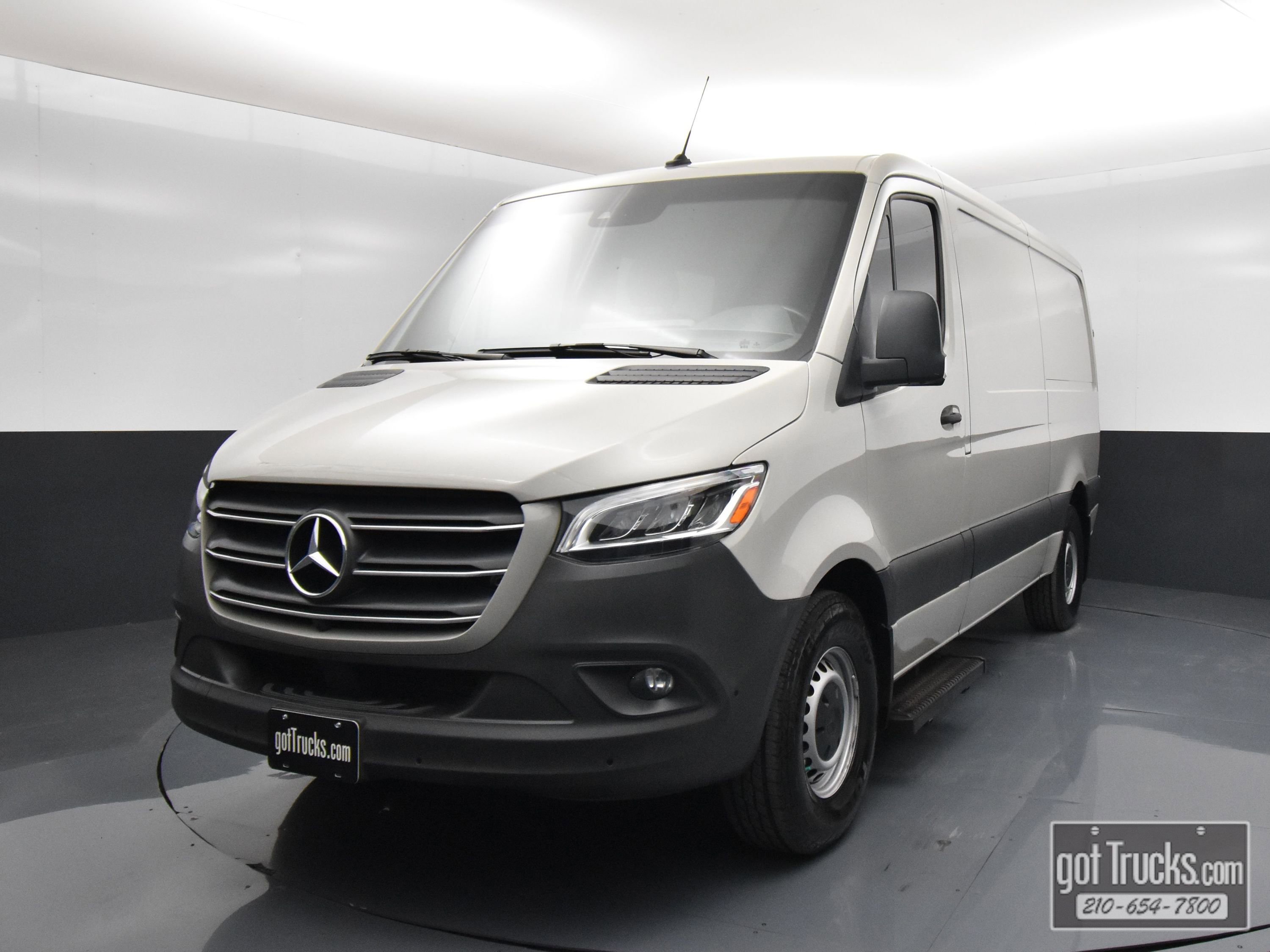 Used 2022 Mercedes-Benz Sprinter 2500 image 44
