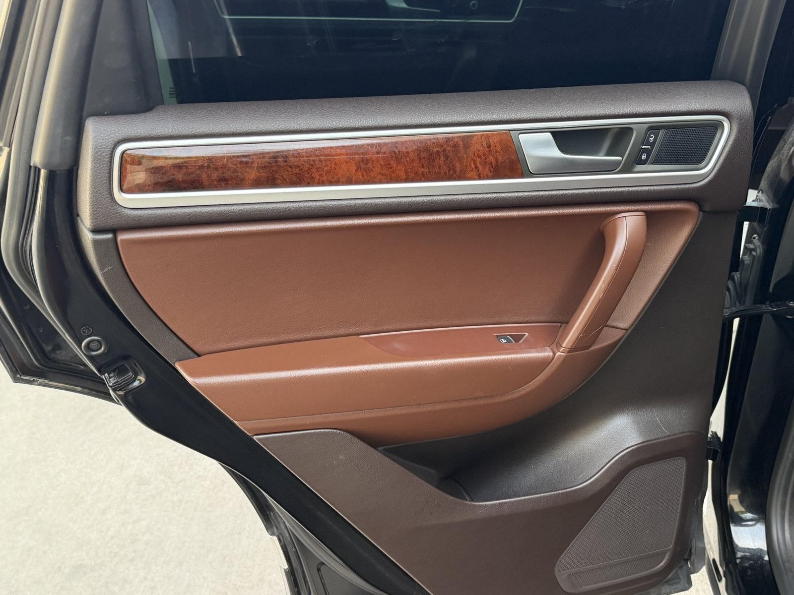 Used 2014 Volkswagen Touareg VR6 AWD/4WD image 23