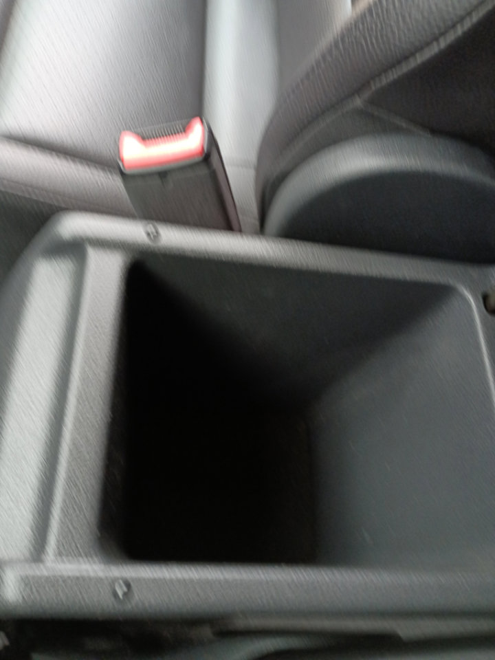 Used 2017 Volkswagen Tiguan S image 32