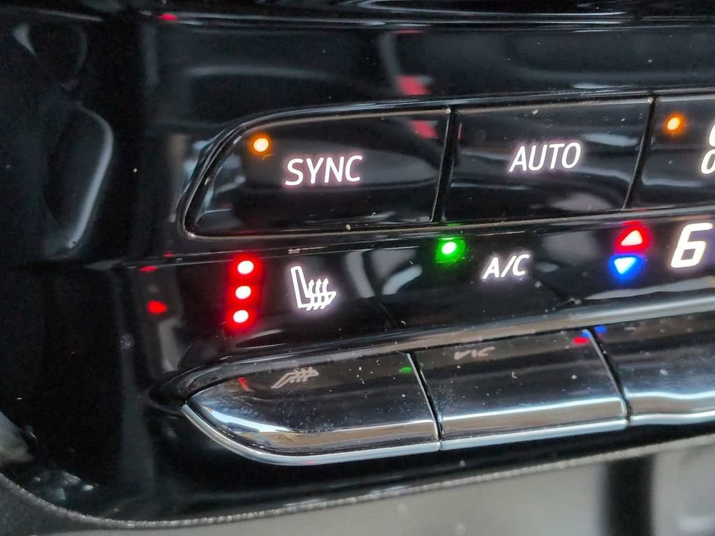 Used 2026 Buick Encore GX Avenir w/ Avenir Technology Package FWD image 22