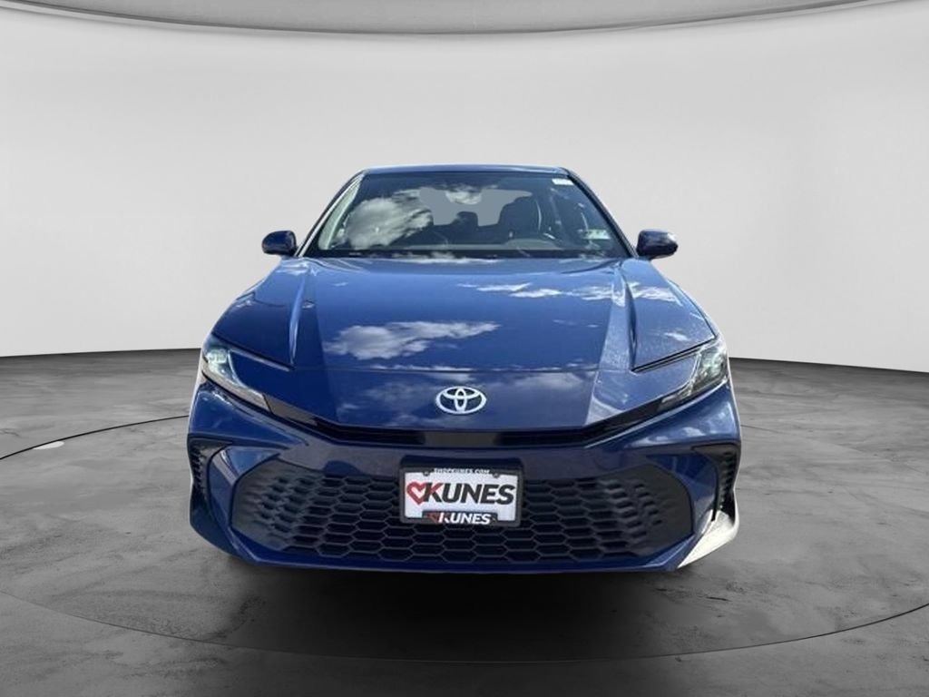 Used 2025 Toyota Camry SE FWD image 6