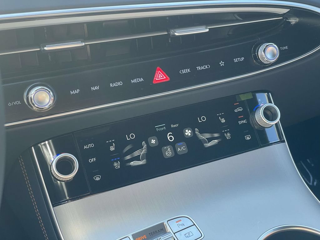 New 2026 Genesis GV70 3.5T Sport Advanced AWD/4WD image 17