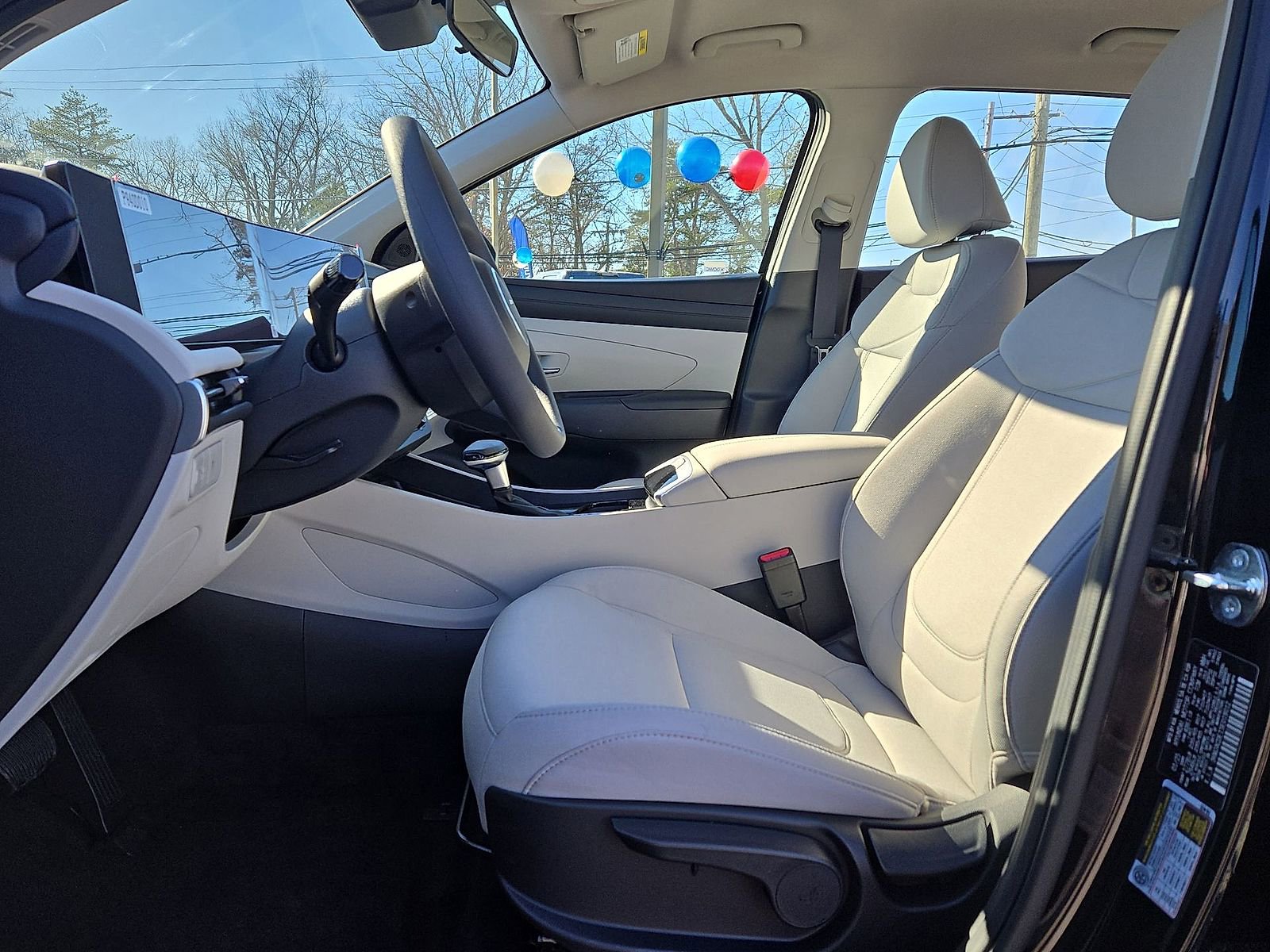 Used 2025 Hyundai Tucson SE AWD/4WD image 17
