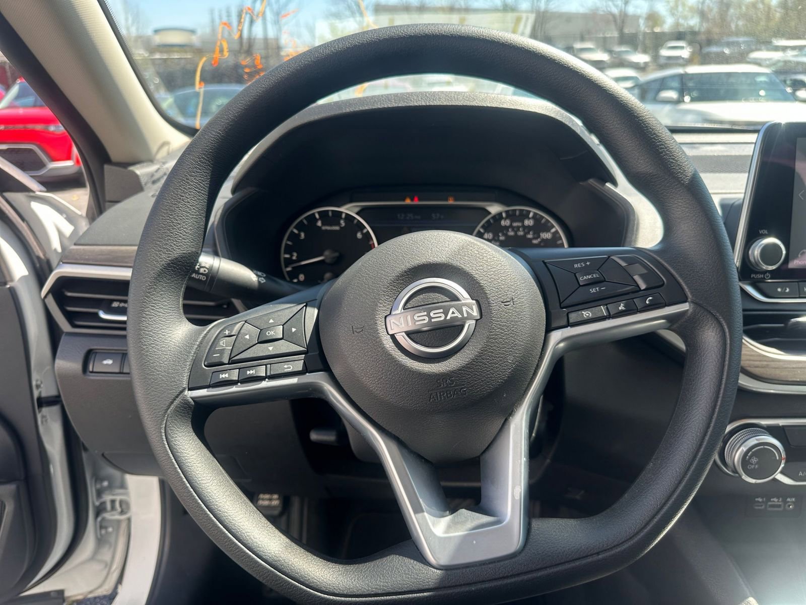 Used 2025 Nissan Altima 2.5 SV FWD image 28