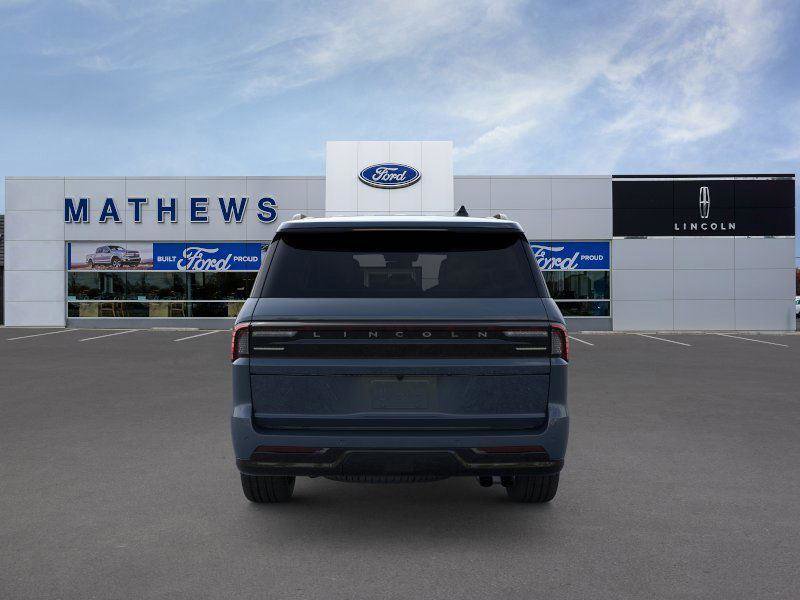 New 2025 Lincoln Navigator Reserve w/ Jet Appearance Package image 5