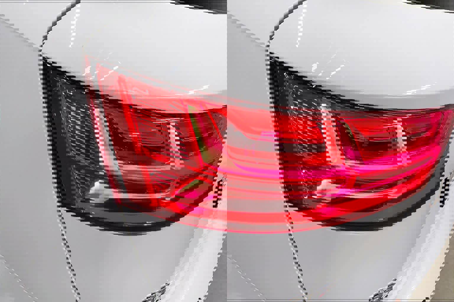 Used 2017 Audi Q7 3.0T Premium Plus w/ Premium Plus Package image 33